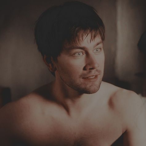 Sebastian De Poitiers, Torrance Coombs, Historical Pictures, Reign, Ariana Grande, Quick Saves