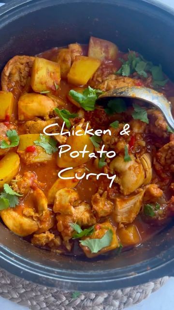 Anna Stanford on Instagram: "Chicken & Potato Curry This curry is so family friendly. It ordinates from my popular chicken and chickpea Homestyle curry but instead of the chickpeas, potatoes are add. Packed with flavour and medium spice, you can serve it as it is without a side as the potatoes provide the carb (although my teens will always ask “where’s the rice?”) Homemade curries always have a long list of ingredients but this one takes minutes to prepare and then you can leave it simmering Chicken And Potato Curry, Homemade Curry, Chicken Potato, Bite Size Food, Cauliflower Cheese, Potato Curry, Chicken Potatoes, Roast Chicken, Curries