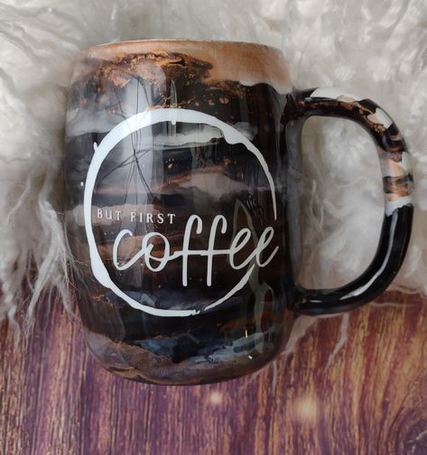 Epoxy Coffee Mugs, Coffee Tumbler Ideas, Epoxy Mugs, Resin Works, Pen Ideas, Epoxy Projects, Tumbler Making, Epoxy Ideas, Resin Tumblers