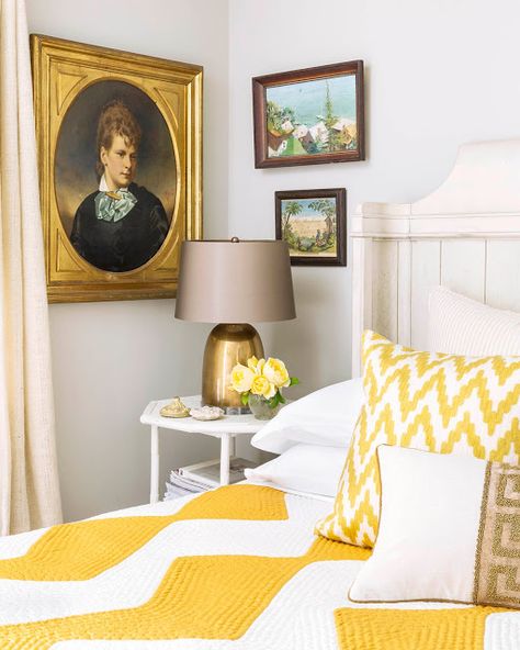 the style saloniste: Celebrating Sophie Donelson’s Brilliant New Book, ‘Style Secrets: What Every Room Needs’ Just Published by Abrams Yellow Bedrooms, Bedroom Lighting Design, Bedroom Yellow, Posters Bedroom, Blue Bedrooms, Bedroom Eclectic, Yellow Bedroom Decor, 80s Home, Sanctuary Bedroom