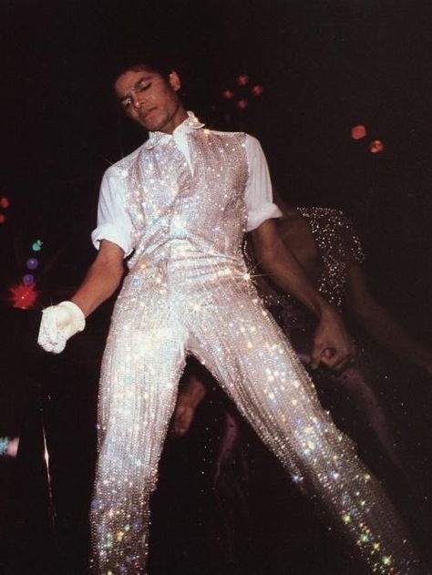 Thriller Michael Jackson, Michael Jackson Outfits, Mike Jackson, Photos Of Michael Jackson, Michael Jackson Thriller, Michael Jackson Smile, Michael Jackson Bad, Michael Jackson Pics, King Of Music