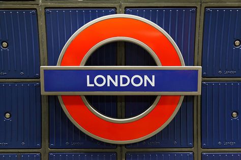 London Sign, London With Kids, Days Out In London, London Neighborhoods, London Itinerary, London Attractions, Nature Architecture, Neighborhood Guide, London Free