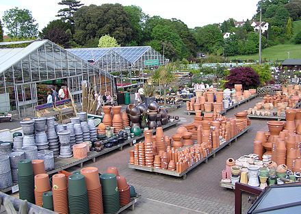 Pot Display, Garden Center Displays, Home Gardens, Plant Shop, Gardening Books, Garden Nursery, Center Ideas, Garden Store, Garden Centre