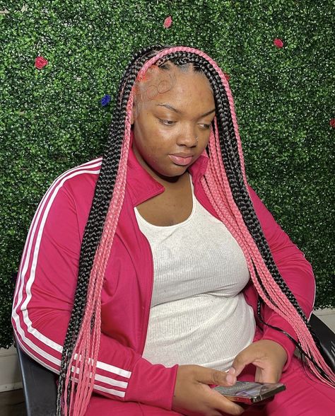 Braids With Pink In The Back, Pink And Black Feed In Braids, Light Pink Braids Black Women, Braids For Black Women Pink And Black, Feed In Braids With Knotless Braids, Quick Feed In Braid Styles, Long Pink Braids For Black Women, Sleek Braid, Pink And Black Hair