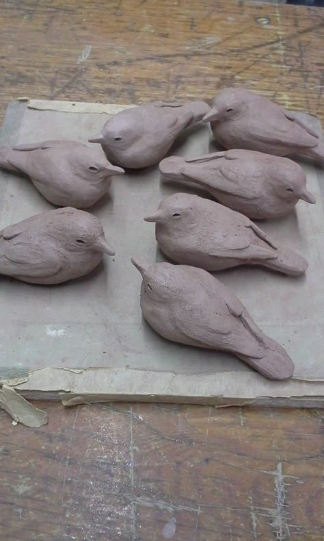 Ceramic Birds Sculpture, Pottery Birds, Pottery Molds, Clay Bird, Clay Birds, Bird Carving, Pottery Painting Designs, Pottery Handbuilding, Garden Pottery