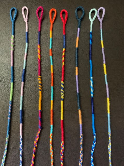 Hair Wrap Ideas Summer, Hair Wrap Designs Ideas, Cute Hair Wraps, Hair Wrap Patterns, Hair Wraps Thread Ideas, Hair Wrap Designs, Hair Wrap Ideas, Hair Wraps Thread, String Hair Wraps