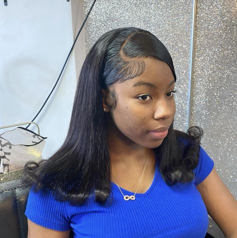 90s Black Hairstyles, Curled Ends Hair, 90s Blonde, Funky Braids, Curling Straight Hair, Sleek Ponytail Hairstyles, Swept Bangs, How To Curl Short Hair, Blonde Hairstyles