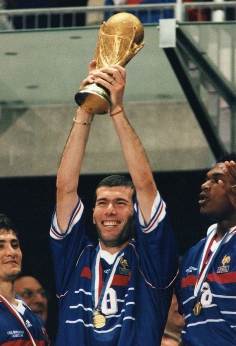 France Fifa, Brazil Football Team, Football Players Images, World Cup Champions, To Be Continued, Zinedine Zidane, Sports Hero, Soccer World, Football Stadiums