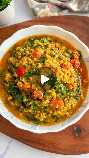 Dal Curry, Red Chilli Powder, Moong Dal, Peacock Painting, Cumin Seeds, Chopped Spinach, Chopped Garlic, Food Blogger, Spinach