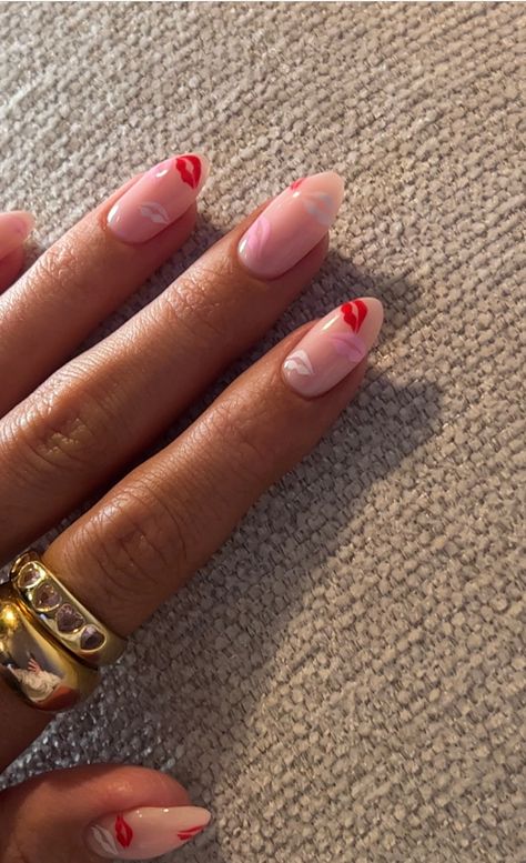 Nails Febuary 2024, Valentines Oval Nail Ideas, Valentines Vacation Nails, Cute Simple Valentines Nails Short Almond, Simple Valentines Nails Short Almond, Short Simple Valentines Nails, Emilie Kiser Nail, Valentines Nail Inspo 2024, Trendy Valentines Day Nails 2024