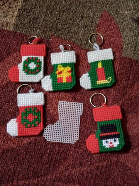 Free Plastic Canvas Christmas Ornaments, Plastic Canvas Stockings Free Pattern, Plastic Canvas Snowman Patterns, Plastic Canvas Snowflakes, Plastic Canvas Cross Patterns, Plastic Canvas Christmas Patterns Free, Plastic Canvas Crafts Patterns Free, Plastic Canvas Patterns Free Printable, Plastic Canvas Christmas Ornaments