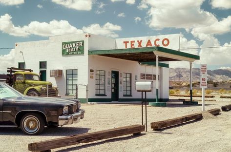 Route 66 Sign, Will Rogers, Side Road, Gas Service, Historic Route 66, Old Gas Stations, Scenic Byway, Service Station, Gas Station