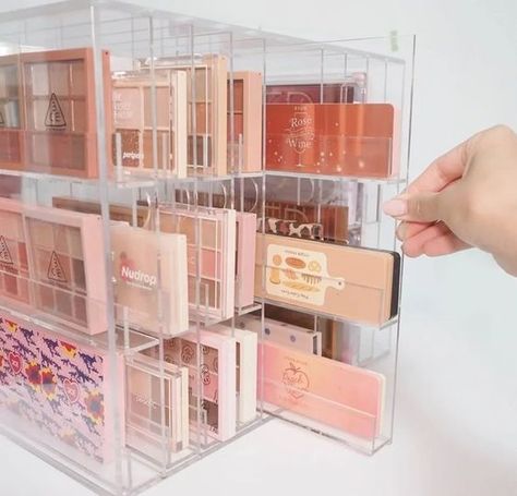 Makeup Rooms Luxury, Eyeshadow Organizer, Koleksi Makeup, Penyimpanan Makeup, Sweet Makeup, Kawaii Stationary, Alat Makeup, Kawaii Makeup, Makeup Holder