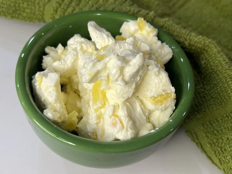 Pineapple Cream Cheese Spread Recipe, Cheese And Pineapple, Diy Whipped Cream, Pineapple Cream Cheese, Cream Cheese Spread Recipes, Cream Cheese Recipe, Recipe With Cream Cheese, Apple Cream Cheese, Pineapple Whip