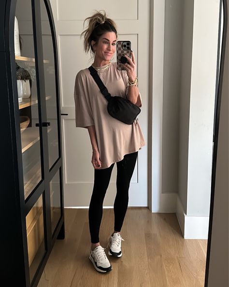 IT'S FINALLY HERE!! - The Sister Studio Legging And Oversized Shirt, Summer Outfit With Leggings, Brown Leggings Outfit Summer, Oversized Tshirt And Leggings, Casual Tshirt Outfits Women, Leggings And Tshirt Outfits, Tshirt Leggings Outfit, Athlesiure Fits Women, Leggings And T Shirt Outfit