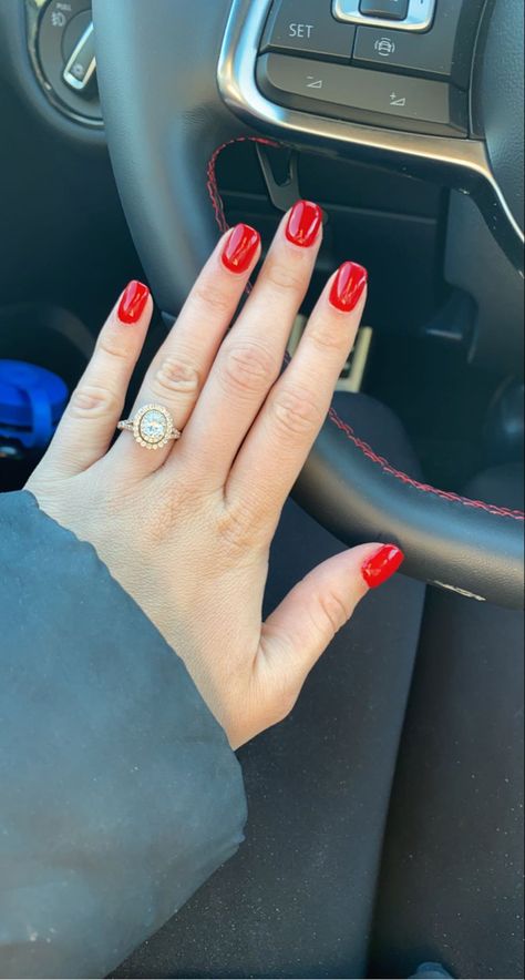 Red Gel Dip Nails, Candy Apple Red Dip Powder Nails, Sns Dipping Powder Nails Red, Fall Red Dip Powder Nails, Dnd Gel Polish Colors Christmas, Christmas Nails Dnd Gel, Christmas Red Dip Nails, Dnd Red Gel Polish Christmas, Dnd Nail Colors Gel Polish Red