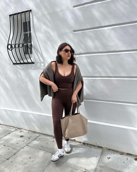 Sunday attire 🐻 The most flattering set from @lilybod *gifted. #casualoutfit #streetstyleluxe #lilibod #streetwearbattlesvn #athleisure #ootd neutral outfit, casual outfit inspo, pilates outfit, gym outfit, chocolate brown, sunday outfit, off duty outfit, pinterest aesthetic, pinterest style Brown Workout Outfits, Sunday Attire, Pilates Outfit, Sunday Outfit, Outfit Gym, Off Duty Outfits, Pinterest Style, Neutral Aesthetic, Workout Outfits