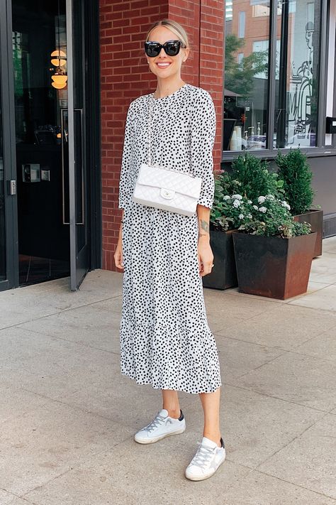 Fashion Jackson Wearing Zara Black and White Polka Dress Golden Goose Sneakers White Chanel Handbag Sister Missionary, Chicago Fashion, Style Evolution, Goose Sneakers, Rock Outfit, Outfit Chic, Autumn Wardrobe, Fashion Jackson, Color Story