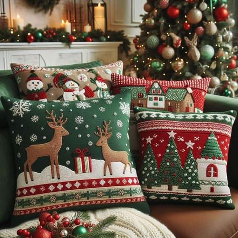 Christmas Cushions Ideas, Xmas Pillows, Christmas Cushion, Felt Christmas Decorations, Christmas Crafts For Gifts, Christmas Pillows, Christmas Cushions, Holiday Pillows, Navidad Christmas