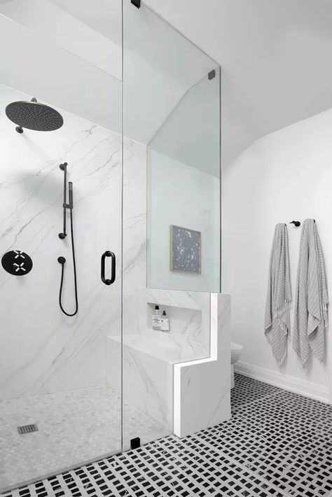 35 Walk-in Showers With Benches for a Spa-Like Experience Walk In Shower With Bench, Half Wall Shower, Glass Shower Wall, Window In Shower, Ideal Bathrooms, Shower Bench, Shower Niche, Large Bathrooms, Contemporary Bathrooms