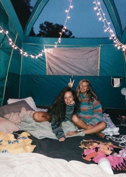 Best Friend Fotos, Summer Camping Ideas, Bff Pics, Photos Bff, Fun Sleepover Ideas, Fotos Goals, Canoe Trip, Best Friend Photos, Summer Plans