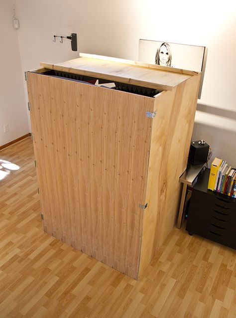 DIY collapsible sound booth - brilliant! Diy Vocal Booth, Sound Booth, Acoustic Panels Diy, Booth Diy, Recording Booth, Home Recording Studio Setup, Recording Studio Setup, Sound Room, Recording Studio Home