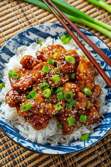 Sesame Chicken Closet Cooking, Sesame Chicken Recipe, Easy Chicken Dinner Recipes, Easy Chinese Recipes, Sesame Chicken, Chinese Dishes, Recipe For Mom, Asian Dishes, Chicken Dinner Recipes