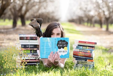 Poses With Books, Book Poses, Senior Pictures Books, Senior Year Pictures, Graduation Pic Ideas, Senior Photoshoot Poses, Graduation Pics, The More The Merrier, High School Senior Pictures