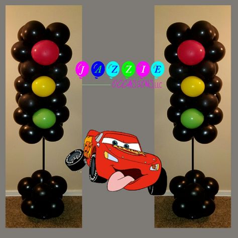 Cars Balloons Decoration, Traffic Light Balloon Column, Stop Light Balloon Column, Cars Birthday Party Decorations, Balloon Ideas, Pinewood Derby, Cars Birthday Parties, Balloon Columns, Road Trippin