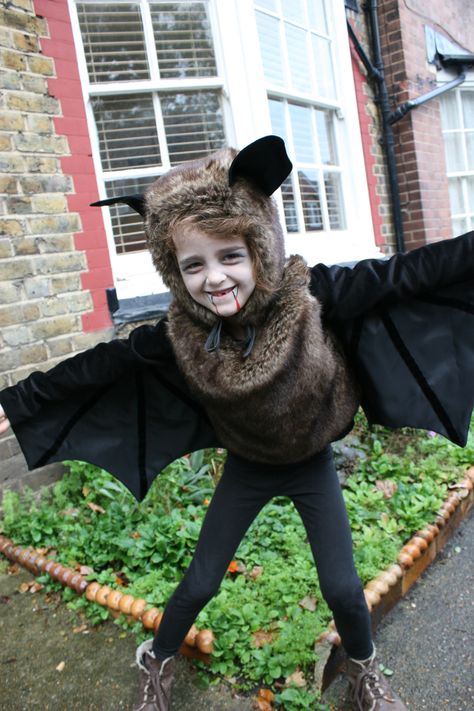 TUTORIAL: vampire bat costume Bat Costume Boy, Toddler Bat Costume, Vampire Bat Costume, Diy Bat Costume, Boys Halloween Costumes Diy, Diy Costumes Kids Boys, Bat Halloween Costume, Toddler Boy Halloween Costumes, Costumes Funny