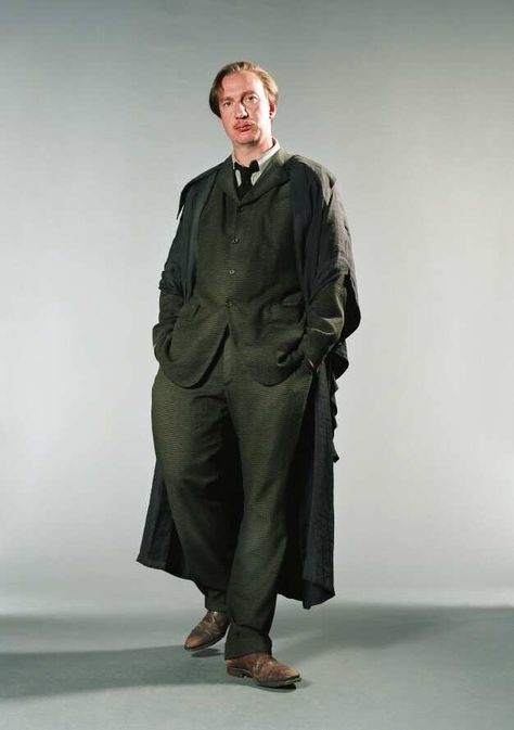 Remus Lupin Cosplay, Remus Lupin Outfit, Lupin Harry Potter, Severus Rogue, Harry Potter Cosplay, The Prisoner Of Azkaban, Harry Potter Images, Images Harry Potter, Harry Potter Costume