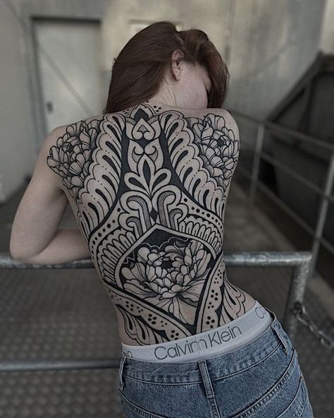 Vintage Back Tattoo, Ornamental Backpiece Tattoo, Art Deco Back Tattoo, Back Mandala Tattoo For Women, Back Ornamental Tattoo, Full Back Piece Tattoos For Women, Ornamental Tattoo Back, Ornamental Back Piece, Ornamental Back Tattoo Women