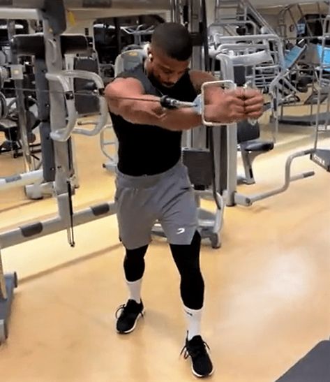 Michael B. Jordan Workout & Diet Tips - The Barbell Michael B Jordan Workout, Creed Training, Michael B Jordan Creed, Men’s Journal, Dumbbell Curls, Swiss Ball, Dumbbell Press, Black Men Haircuts, Reverse Crunches