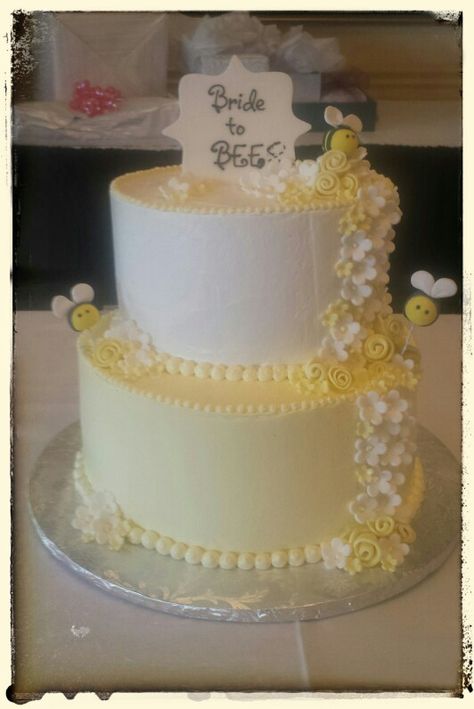 Yellow and white Bride to BEE bridal shower cake by Sweet Peas Cakes and Cookies Bee Bridal Shower Cake, Bride To Bee Cake, Bride To Bee Bridal Shower Cake, Meant To Bee Bridal Shower Cookies, Bee Wedding Shower Cookies, Bumble Bee Wedding Cake, Bee Bridal Shower Invitations, Bride To Bee, Bee Cake