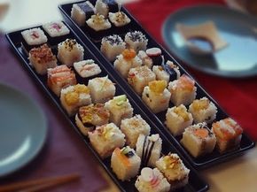 Cube Sushi, Cube Ideas, Sushi Recipes Homemade, Easy Sushi, Sushi Maker, Baked Rice, Vegan Sushi, Learn New Skills, Sushi Recipes