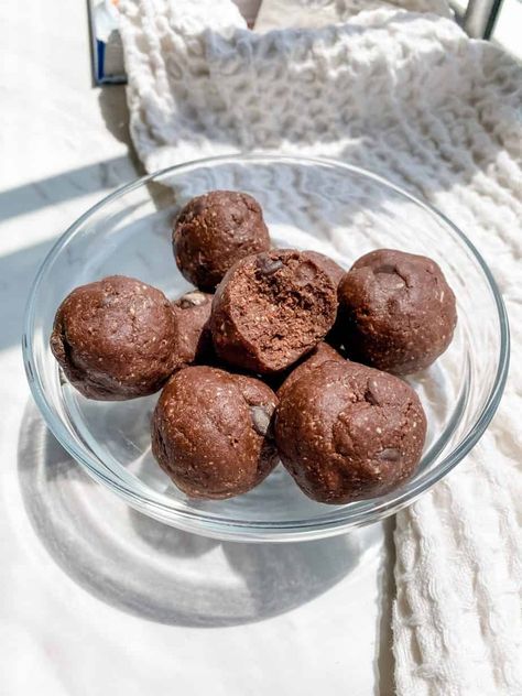 No Bake Brownie Bites, Brownie Bites Recipe, No Bake Sugar Cookies, Healthy Sweet Snacks, Dairy Free Chocolate Chips, Protein Bites, Current Obsession, No Bake Brownies, Brownie Bites