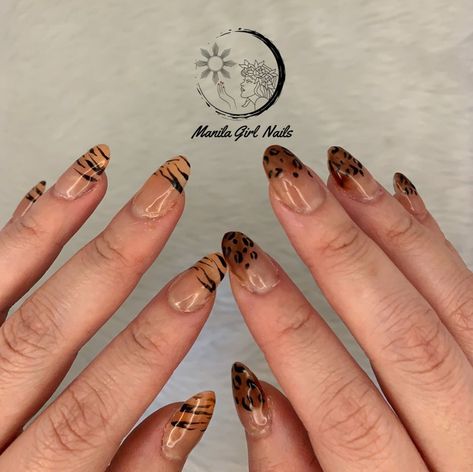 Tiger Stripe French Tip Nails, Tiger Nails Art, Tiger Print Nails Acrylic, Tiger Design Nails, Tiger Stripe Nails, Tiger Nails, Cheetah Nails, Winter Nails Acrylic, Striped Nails