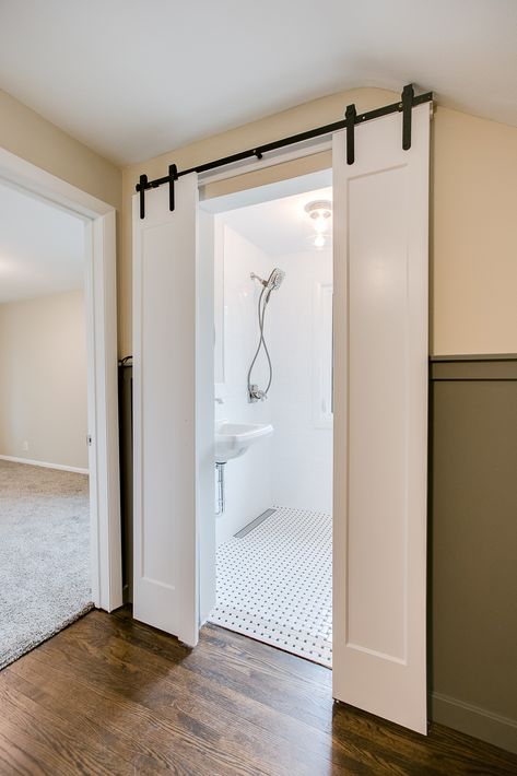 Small full bathroom