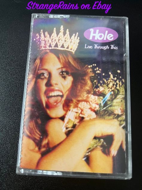 HOLE ~ Live Through This ~ Cassette Tape ~ PLAY TESTED / SOUNDS GREAT! Dog Soup, Music Grunge, Listening Device, Violet Vintage, Vintage Compact, Music Cassette, Grunge Music, Courtney Love, Compact Disc