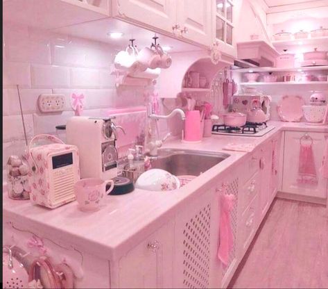 { not my photo } Kawaii Kitchen Decor, Cutecore Kitchen, Cute Pink Kitchen, Pink Kitchen Aesthetic, Kawaii Kitchen, Pink Kitchens, Cocina Shabby Chic, Hello Kitty Kitchen, Shabby Chic Table