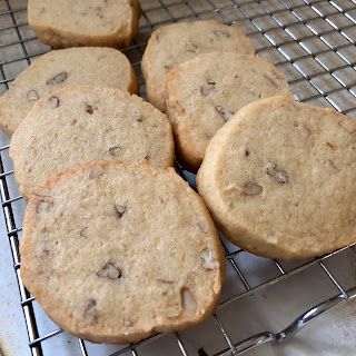 Ice Box Cookies Recipe, Refrigerator Cookies Recipes, School Desserts, Ice Box Cookies, Icebox Cookie Recipe, Cleveland Food, Refrigerator Cookies, Box Cookies, Icebox Cookies