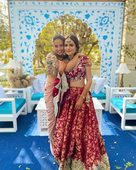 Mira Rajput Made The Prettiest Bridesmaid At Her BFF's Wedding! Mira Rajput Wedding, Rajput Wedding, Hindu Wedding Photos, Mira Kapoor, Best Friends Wedding, Bridesmaid Look, Haldi Outfit, Mira Rajput, Gowns Dresses Elegant