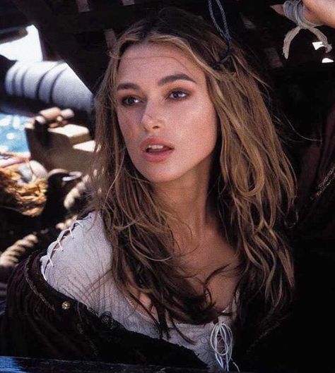 2000s on Twitter: "keira knightley in pirates of the caribbean: the curse of the black pearl. she was 17. (2003)… " Keira Knightley Pirates, Elisabeth Swan, Kiera Knightly, Kaptan Jack Sparrow, Elizabeth Swann, Keira Knightly, Charlotte Casiraghi, Jack Sparrow, Keira Knightley