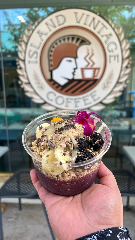 #travel #hawaii #hawaiieats #bigisland #kona #acaibowl #acai #food Island Vintage Coffee, Big Island Travel, Açaí Bowls, Hawaii Travel Guide, Insta Highlights, Travel Hawaii, Big Island Hawaii, Island Travel, Hawaii Travel