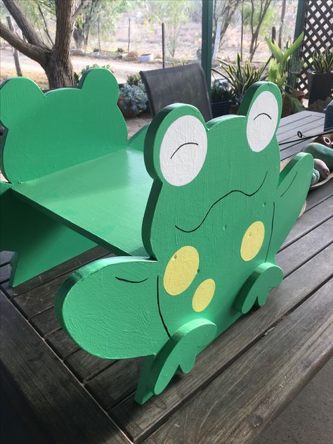 Cool Frog, Easter Wood Crafts, Cnc Wood, Kids Table, Kids Wooden Toys, Kids Table And Chairs, Wood Project, Kid Table, Kids Kitchen