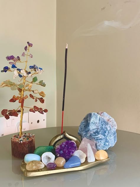 Crystal Room Decor, Crystal Vibes, Crystal Room, Crystal Aesthetic, Pretty Rocks, Crystal Healing Stones, Meditation Space, Spirituality Books, Spirit Guides