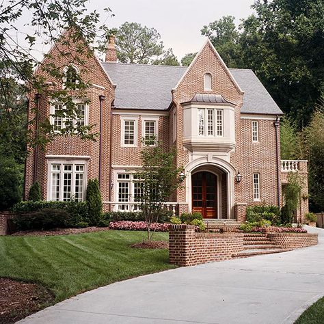 Tudor-Style Windows Tudor Style Homes, Brick Exterior House, Casas Coloniales, Window Color, Tudor House, Casa Exterior, Tudor Style, Exterior Cladding, Old World Style