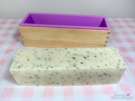 Lavender and Mint Soap Recipe Mint Soap Recipe, How To Make Lavender Soap, Lavender Soap Recipe, Lavender Goats Milk Soap Recipe, Lavender Cold Press Soap Recipe, Making Lavender Soap, Homemade Toiletries, Milk Soap Recipe, Natural Soaps Recipes