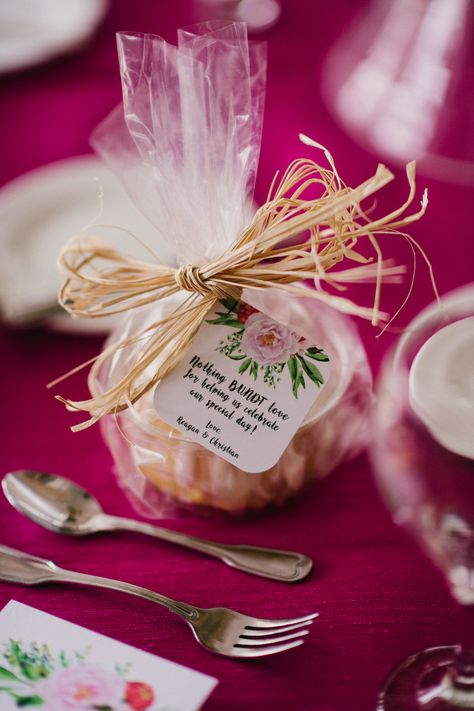 Wedding Favors - Mini Bundt Cakes “Nothing Bundt Love”#weddingfavors Mini Bundt Cakes Wedding Favors, Nothing Bundt Cake Party Favors, Bundt Cake Favors, Wedding Cake Wrapping Ideas, Cake Wrapping Ideas, Bundt Cakes Wedding, Nothing Bundt Cakes Wedding, Bundy Cake, Wedding Cake Favors