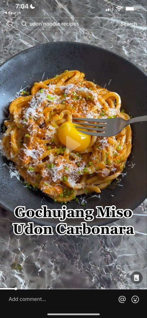 Gochujang Carbonara, Udon Carbonara, Miso Udon, Udon Noodles Recipe, Miso Sauce, Miso Paste, Pasta Water, Udon Noodles, Chili Flakes